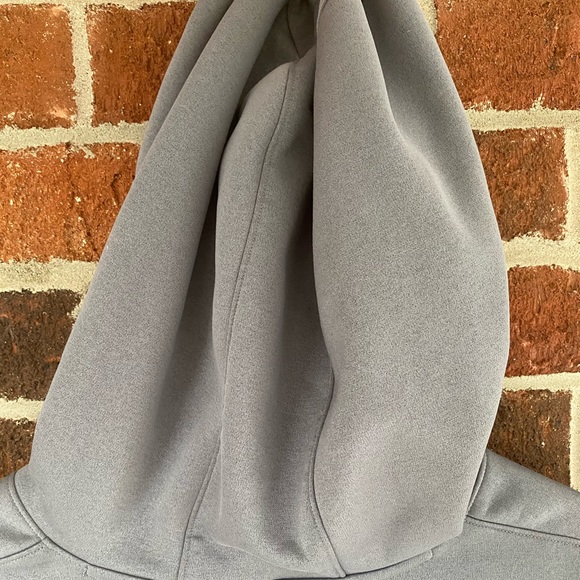 Under Armour Sweatshirt - Picture 4 of 4